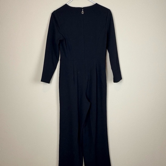 Tommy Hilfiger Black Long Sleeve V-Neck Jumpsuit with Chain Detail; Size 2 - Picture 5 of 13